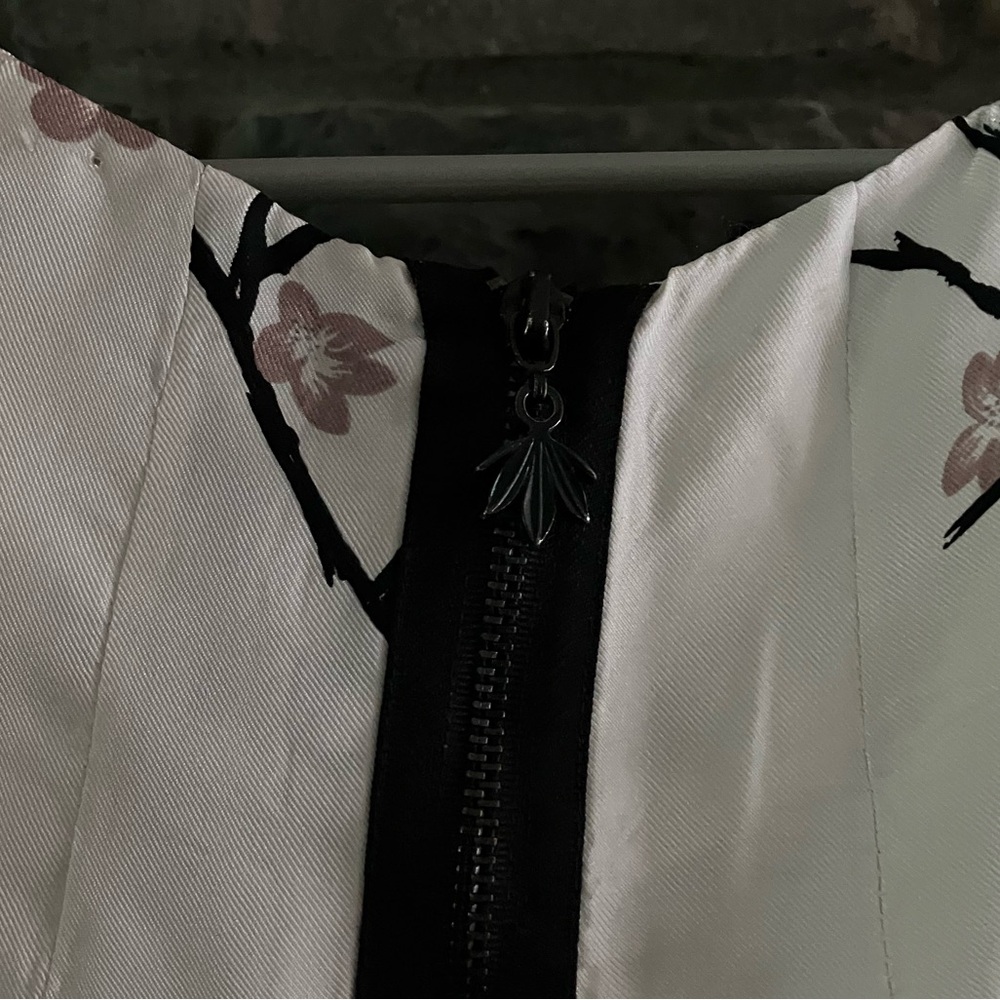Rare EDUN 100% silk Ivory and Black Japanese Blossom Patterned Dress - Picture 5 of 10